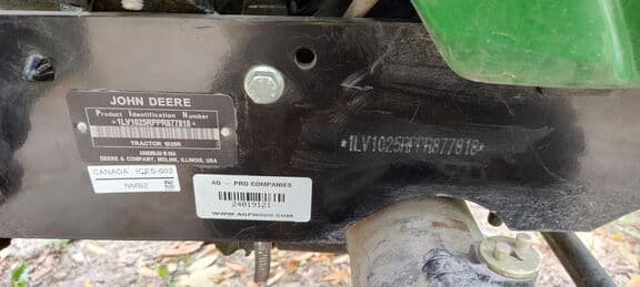 Image of John Deere 1025R equipment image 1