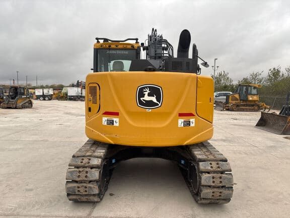 Image of John Deere 135P equipment image 3