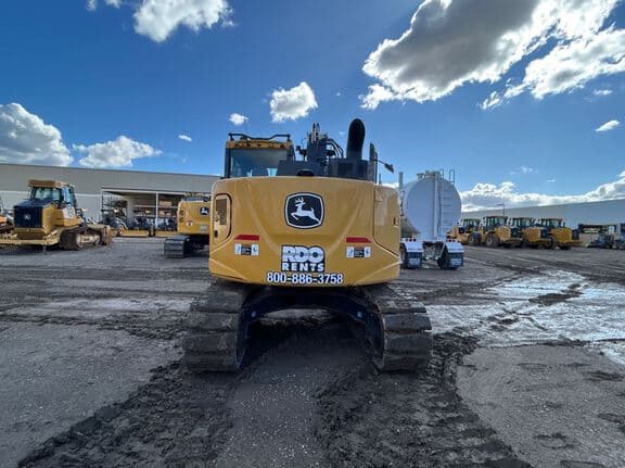 Image of John Deere 135P equipment image 3