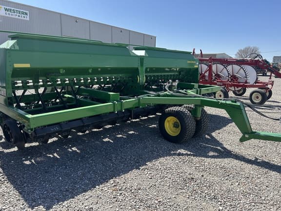 Image of John Deere 1590 equipment image 4