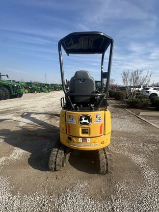 Image of John Deere 17P equipment image 4