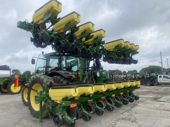Image of John Deere 1725 Primary image