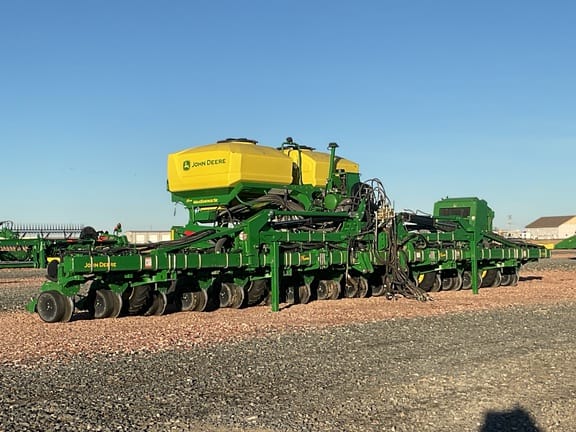 2023 John Deere 1725 Equipment Image0