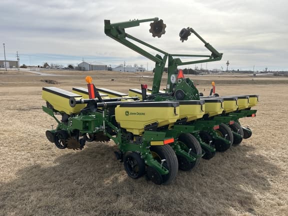 Image of John Deere 1765 equipment image 3