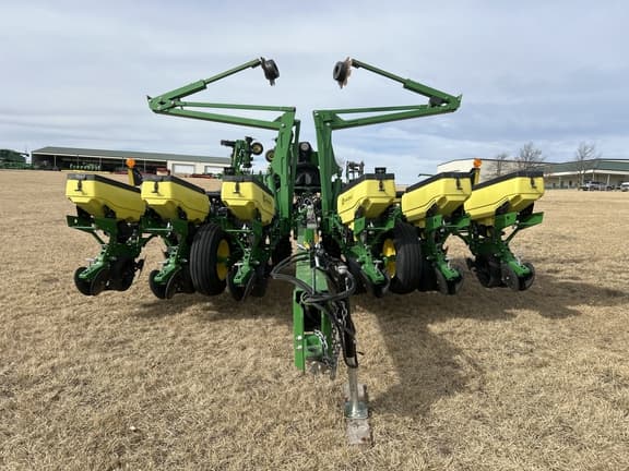 Image of John Deere 1765 equipment image 1