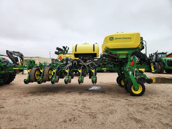 Image of John Deere 1775 Primary image