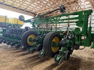 Image of John Deere 1775 equipment image 2