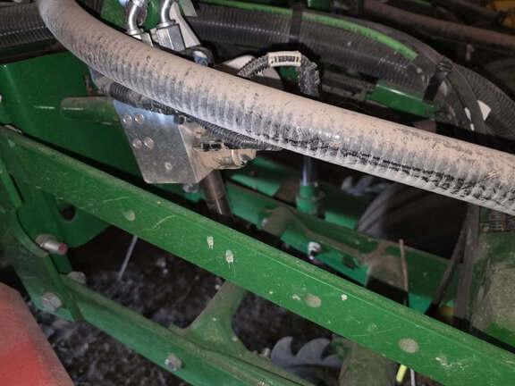 Image of John Deere 1775 equipment image 1