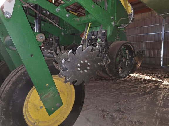 2023 John Deere 1775 Equipment Image0