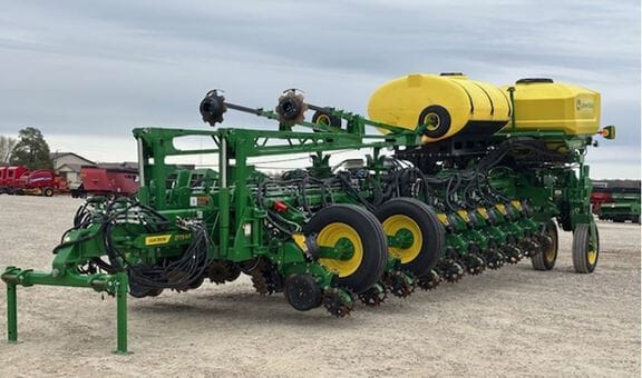 2023 John Deere 1775 Equipment Image0