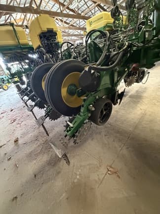 Image of John Deere 1775 equipment image 4