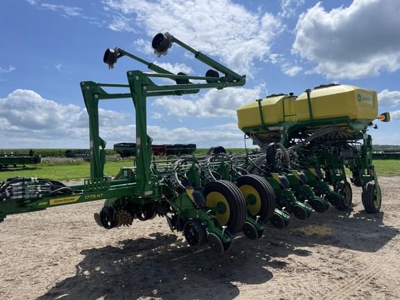 Image of John Deere 1775 equipment image 1