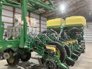 Main image John Deere 1775