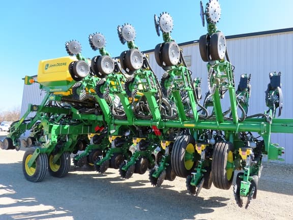 Image of John Deere 1795 equipment image 2