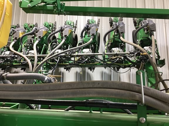 Image of John Deere 1795 equipment image 4