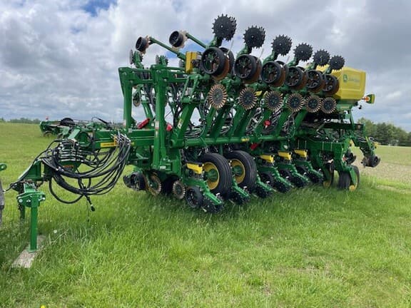 Image of John Deere 1795 Primary image