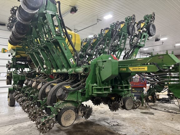 2023 John Deere 1795 Equipment Image0