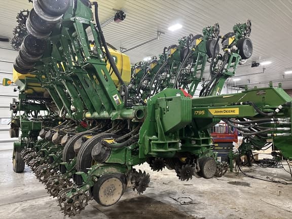 Image of John Deere 1795 Primary image