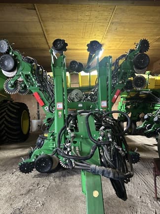 Image of John Deere 1795 equipment image 3