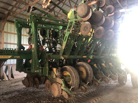 Image of John Deere 1795 equipment image 2