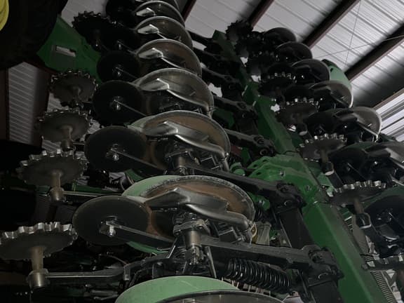 Image of John Deere 1910 equipment image 4