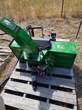 Image of John Deere 2025R equipment image 3