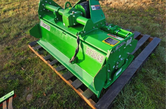 Image of John Deere 2025R equipment image 2