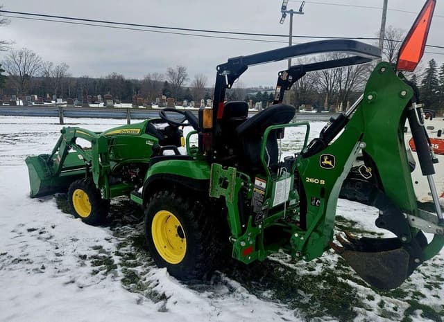 Image of John Deere 2025R equipment image 1