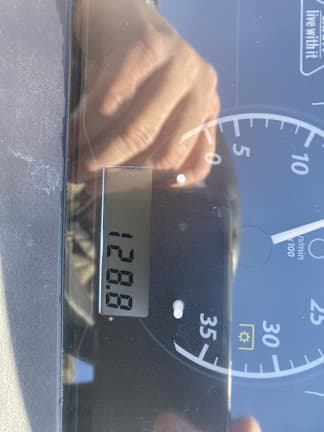 Image of John Deere 2025R equipment image 1