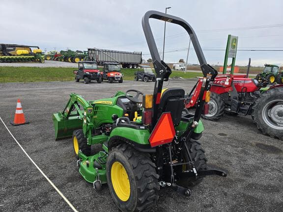 Image of John Deere 2025R equipment image 4