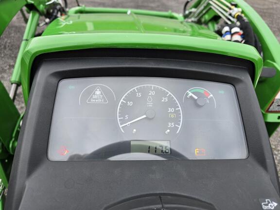 Image of John Deere 2025R equipment image 1