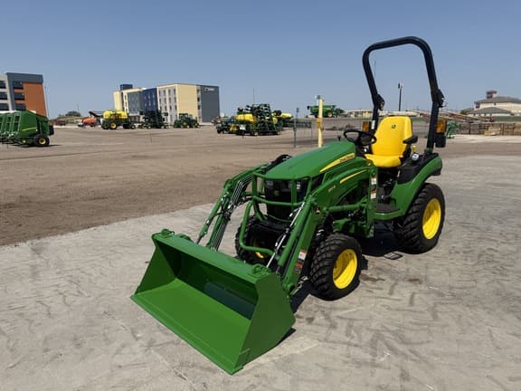 Image of John Deere 2025R equipment image 3