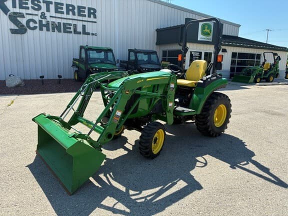 Image of John Deere 2032R equipment image 2