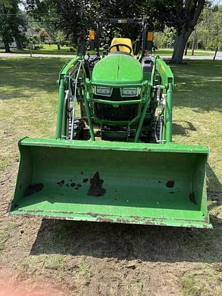 Image of John Deere 2032R equipment image 1