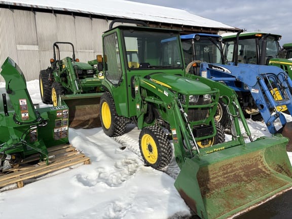 2023 John Deere 2032R Equipment Image0