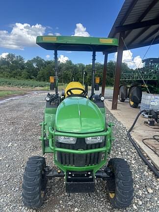Image of John Deere 2032R equipment image 2