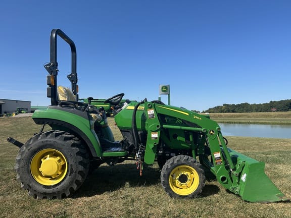 2023 John Deere 2032R Equipment Image0