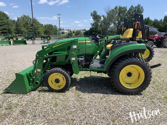 Image of John Deere 2032R equipment image 3