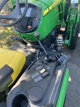 Image of John Deere 2038R equipment image 4