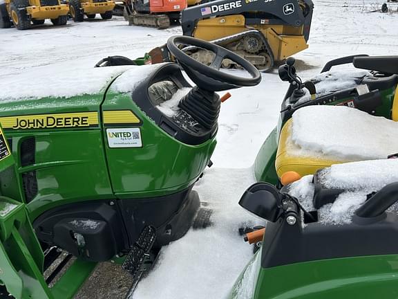 Image of John Deere 2038R equipment image 4