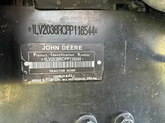 Image of John Deere 2038R equipment image 4