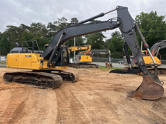 Image of John Deere 210G LC equipment image 3