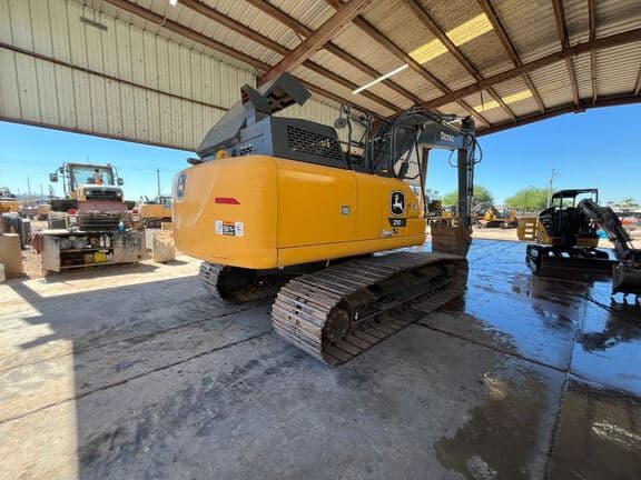 Image of John Deere 210P equipment image 3