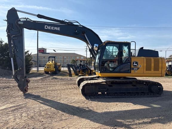 Image of John Deere 210P equipment image 1