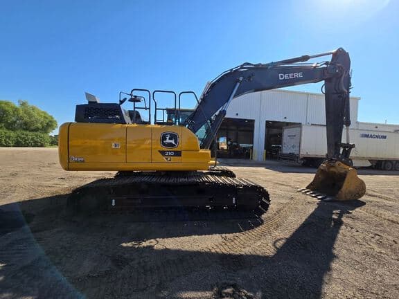 Image of John Deere 210P equipment image 3