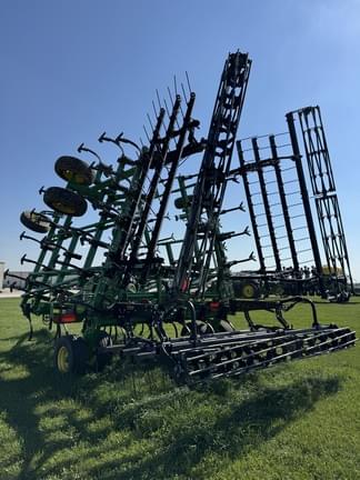 Image of John Deere 2230 equipment image 2