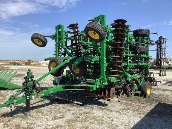 Image of John Deere 2330 equipment image 1