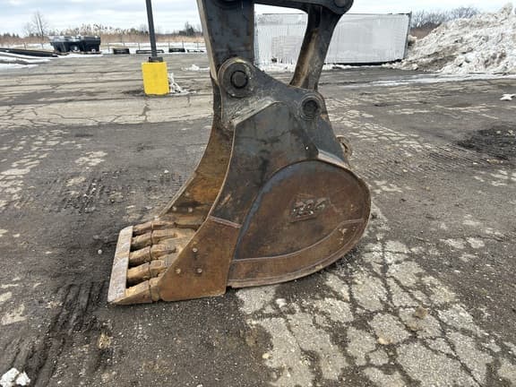 Image of John Deere 245G LC equipment image 4