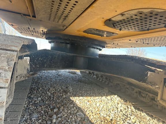 Image of John Deere 250P equipment image 4