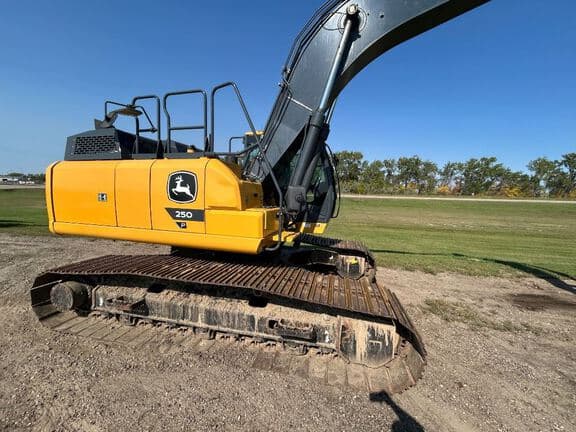 Image of John Deere 250P Primary image